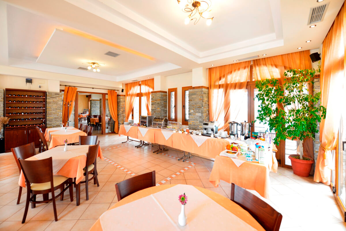 Yannis Resort Hotel Restaurant - Fotoarchiv von Hotel Yannis